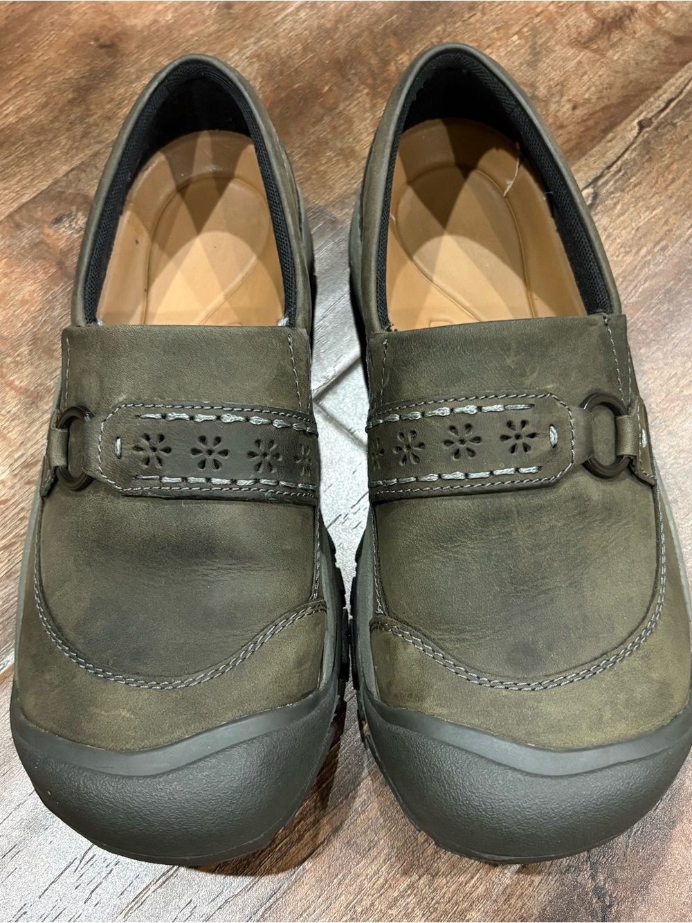 KEEN Green Leather Slip On Comfort Loafers Shoes Womens 8.5 Wide